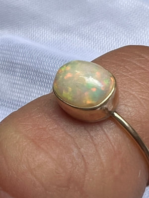Incredible Iridescent Mexican Fire Opal 14k Gold Ring