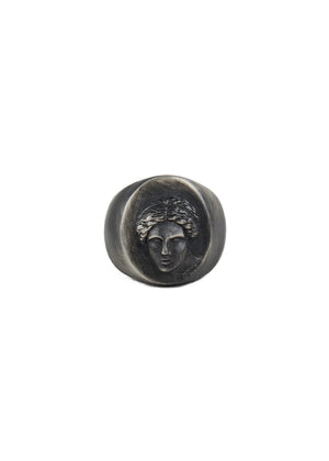 La Vidente Signet Ring
